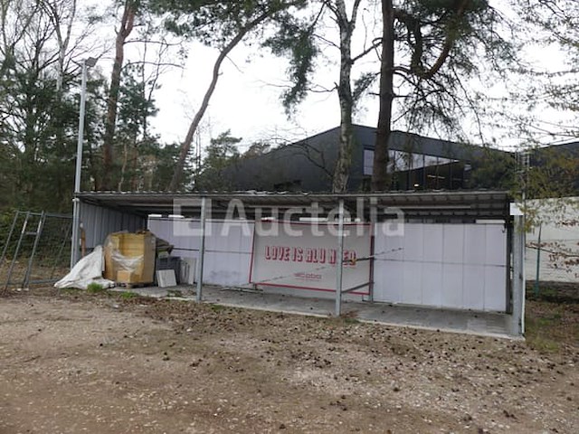 Metalen fietsenloods - afbeelding 1 van  12