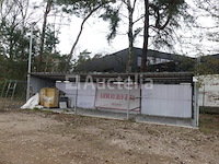 Metalen fietsenloods - afbeelding 1 van  12