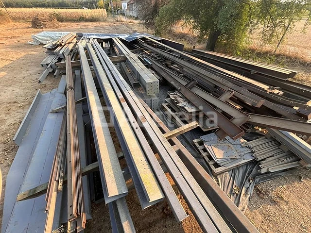 Metalen frame (staal) - tertiaire werkplaats - afbeelding 1 van  5