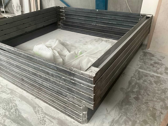 Metalen frame voor oplegger (9x) - afbeelding 3 van  10