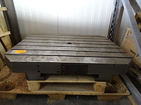 Metalen freestafel - afbeelding 1 van  2