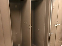 Metalen garderobekast - afbeelding 2 van  2