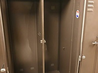 Metalen garderobekast - afbeelding 2 van  2