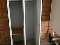 Metalen garderobekast - afbeelding 2 van  2