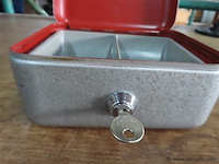 Metalen geldkoffer met sleutel - afbeelding 2 van  3