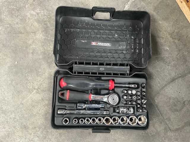 Metalen gereedschapskoffer met inhoud - afbeelding 6 van  7