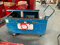 Metalen gereedschapswagen - afbeelding 1 van  7