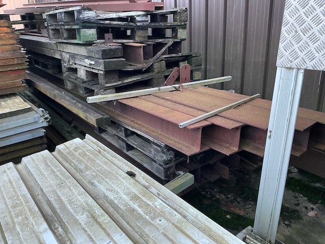 Metalen h-profielen en pvc buizen (20x) - afbeelding 1 van  11