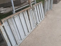 Metalen hekwerk + poort - afbeelding 3 van  4