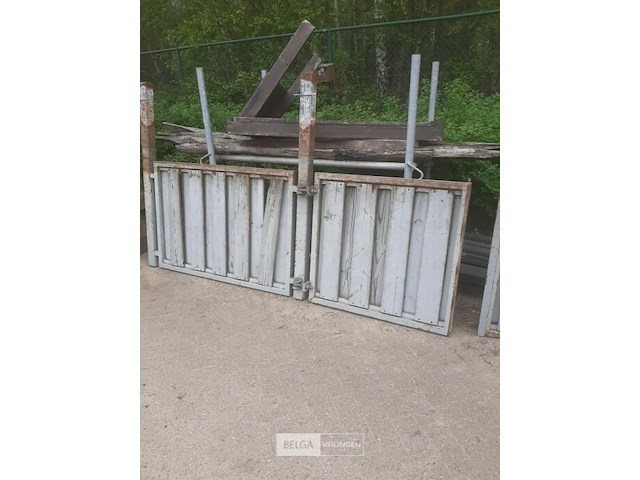 Metalen hekwerk + poort - afbeelding 4 van  4