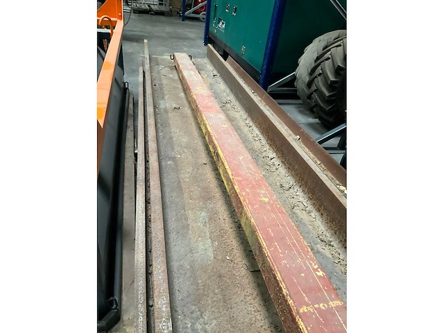 Metalen hijs/draag constructie - afbeelding 11 van  15