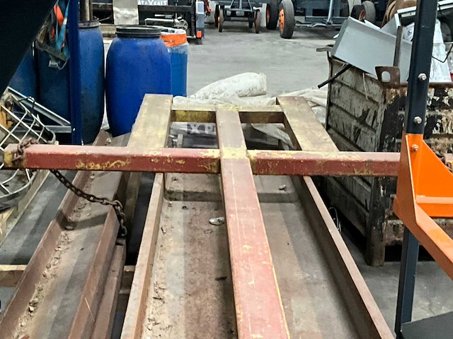 Metalen hijs/draag constructie - afbeelding 15 van  15