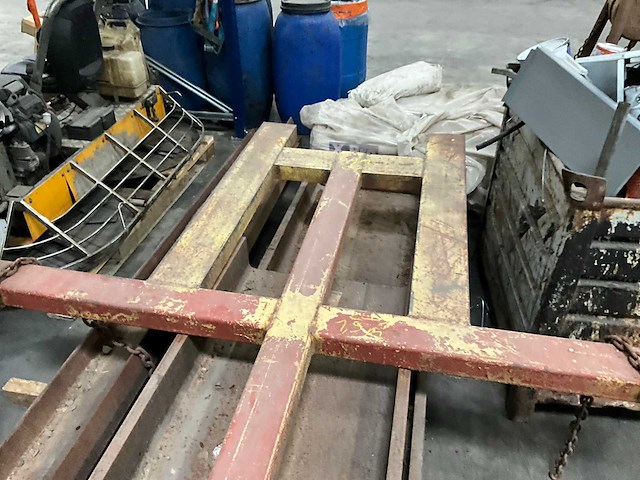 Metalen hijs/draag constructie - afbeelding 7 van  15