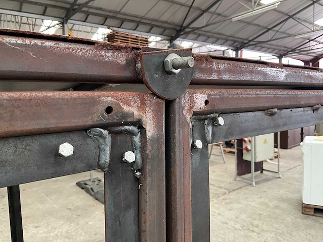Metalen hok - afbeelding 8 van  8
