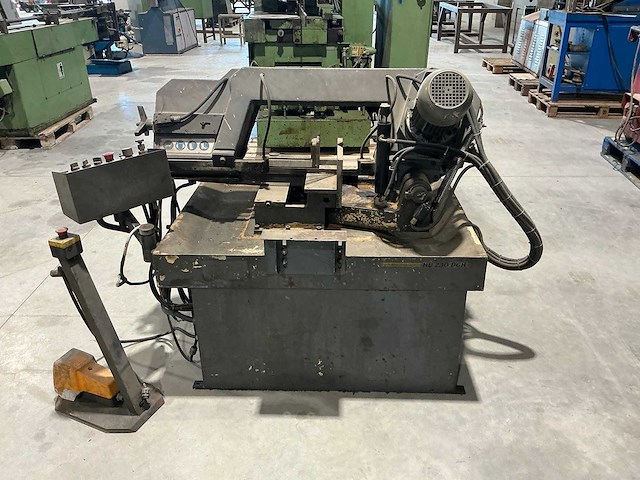 Metalen horizontale bandzaagmachine - afbeelding 1 van  1