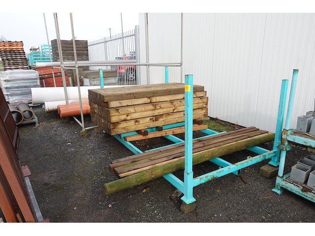 Metalen houder + houten palen - afbeelding 2 van  3