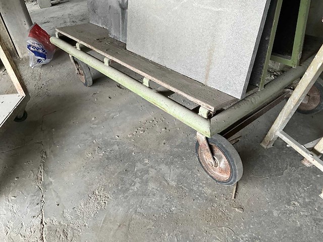 Metalen kar (3x) + 2 metalen schragen - afbeelding 6 van  8