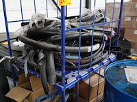 Metalen kar + inhoud - afbeelding 1 van  6