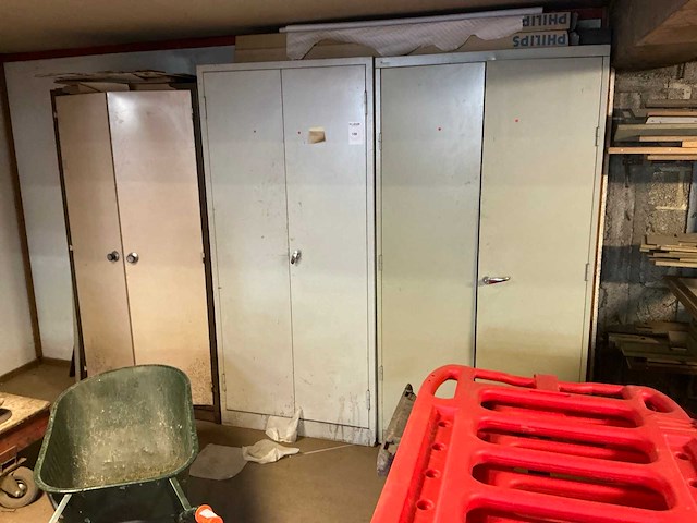 Metalen kast (3x) - afbeelding 1 van  7
