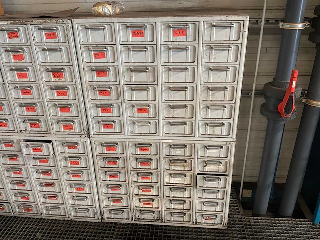Metalen kast (4x) - afbeelding 2 van  4