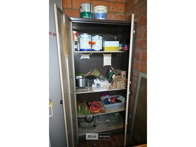 Metalen kast + inhoud - afbeelding 2 van  6