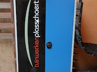 Metalen kast + inhoud - afbeelding 1 van  4