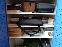 Metalen kast + inhoud - afbeelding 4 van  4