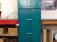 Metalen kast + inhoud - afbeelding 1 van  6