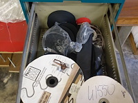 Metalen kast + inhoud - afbeelding 4 van  6