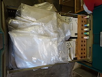 Metalen kast + inhoud - afbeelding 5 van  6