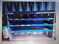 Metalen kast interieur van een bestelwagen - afbeelding 1 van  2