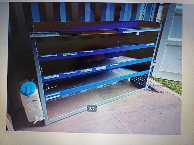 Metalen kast interieur van een bestelwagen - afbeelding 2 van  2