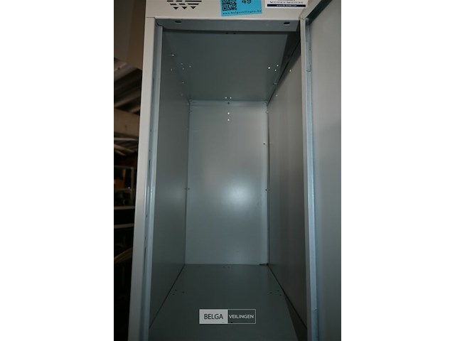 Metalen kast met 3 deuren - afbeelding 5 van  5