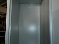 Metalen kast met 3 deuren - afbeelding 5 van  5
