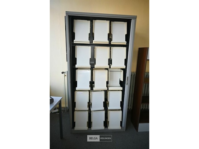 Metalen kast met folderrekken - afbeelding 2 van  4