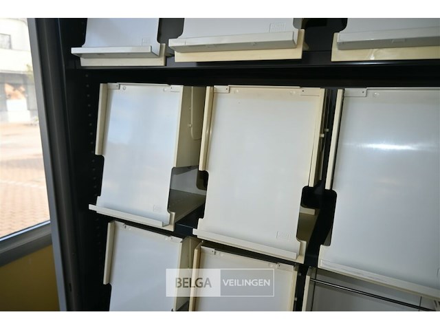 Metalen kast met folderrekken - afbeelding 3 van  4