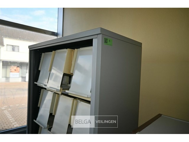 Metalen kast met folderrekken - afbeelding 4 van  4