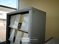 Metalen kast met folderrekken - afbeelding 4 van  4