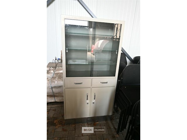 Metalen kast met glazen schuifdeuren - afbeelding 2 van  5