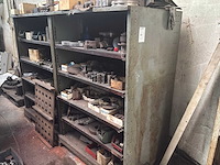 Metalen kast met grote partij tools - afbeelding 1 van  7