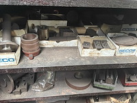 Metalen kast met grote partij tools - afbeelding 6 van  7