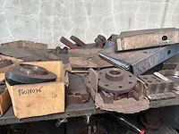 Metalen kast met grote partij tools - afbeelding 7 van  7