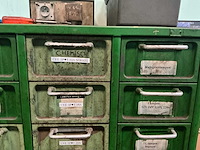Metalen kast met inhoud (4x) - afbeelding 7 van  32