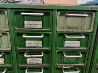 Metalen kast met inhoud (4x) - afbeelding 8 van  32