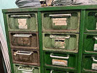 Metalen kast met inhoud (4x) - afbeelding 17 van  32