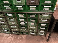 Metalen kast met inhoud (4x) - afbeelding 28 van  32