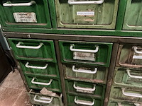 Metalen kast met inhoud (4x) - afbeelding 14 van  31