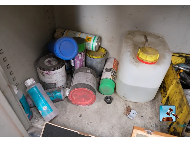 Metalen kast met inhoud - afbeelding 4 van  15