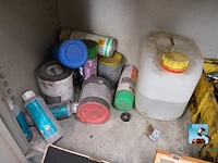 Metalen kast met inhoud - afbeelding 4 van  15