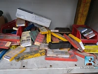 Metalen kast met inhoud - afbeelding 11 van  15